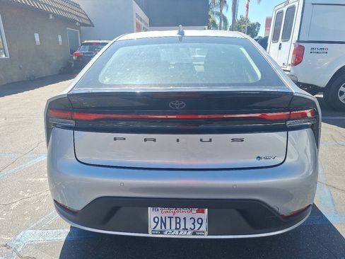 Used 2024 Toyota Prius LE FWD image 9