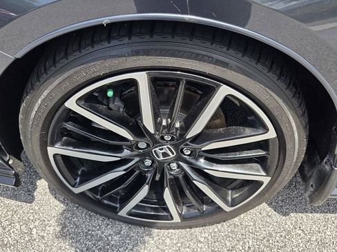 Used 2025 Honda Accord Touring image 9