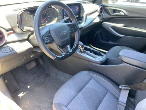 Used 2024 Chevrolet Trax RS w/ Sunroof Package FWD image 6