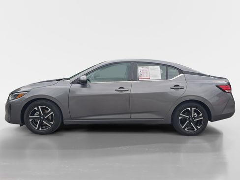 Used 2024 Nissan Sentra SV FWD image 2