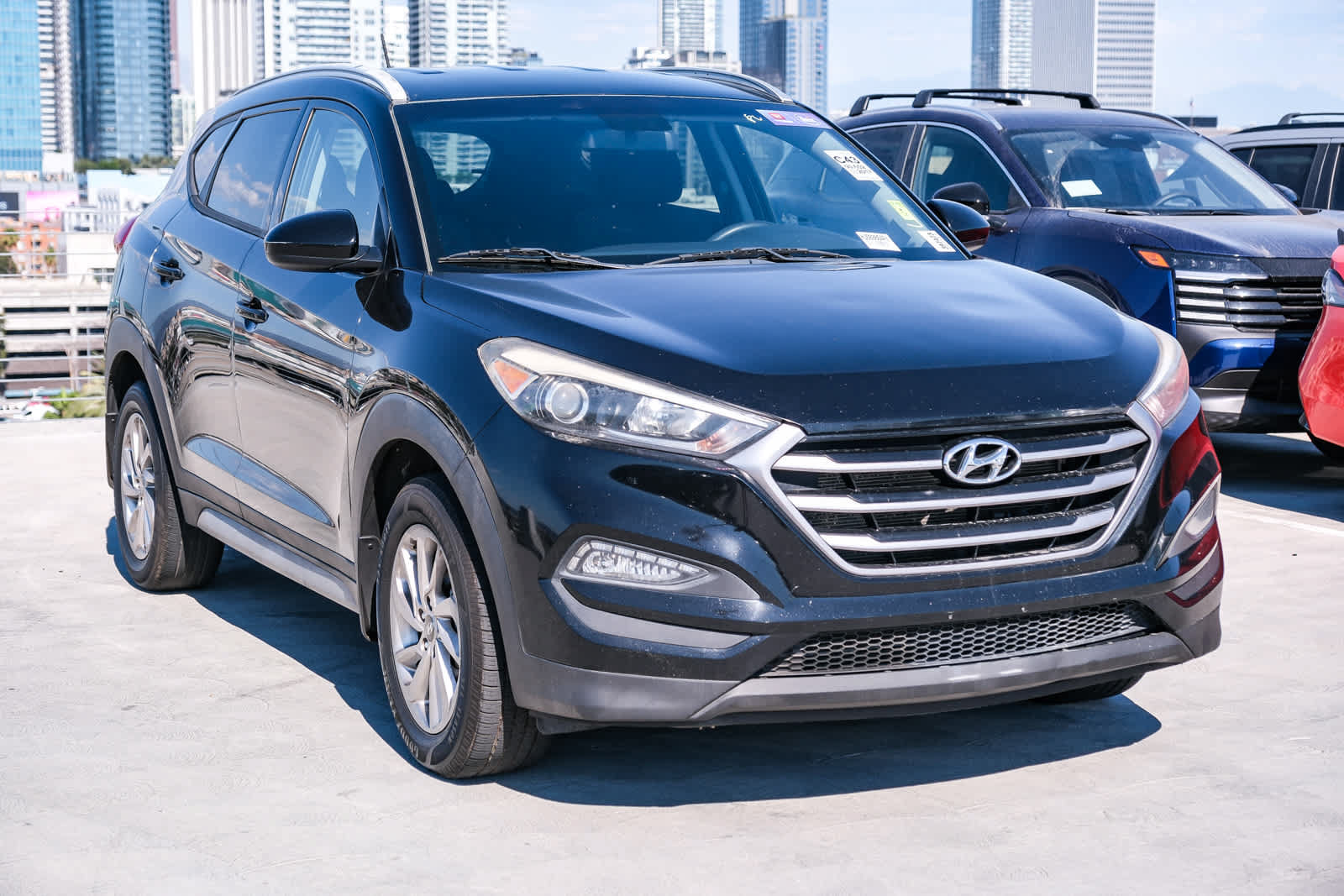 Used 2017 Hyundai Tucson SE w/ SE Popular Package 02 AWD/4WD image 3