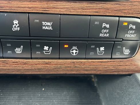 Used 2018 RAM 1500 Laramie w/ Convenience Group image 44