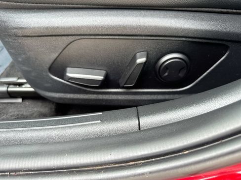 Used 2023 Hyundai Elantra Limited w/ Preferred Accessory Package FWD image 12