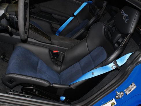 Used 2023 Porsche 718 Cayman GT4 RS image 27