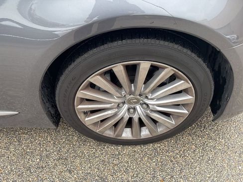 Used 2013 Lexus LS 460 w/ Comfort Pkg image 15