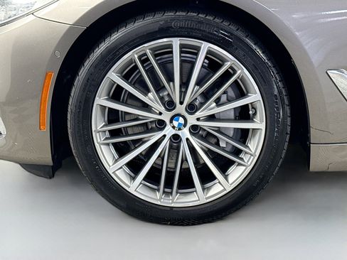 Used 2018 BMW 540i w/ Luxury Seating Package RWD image 38