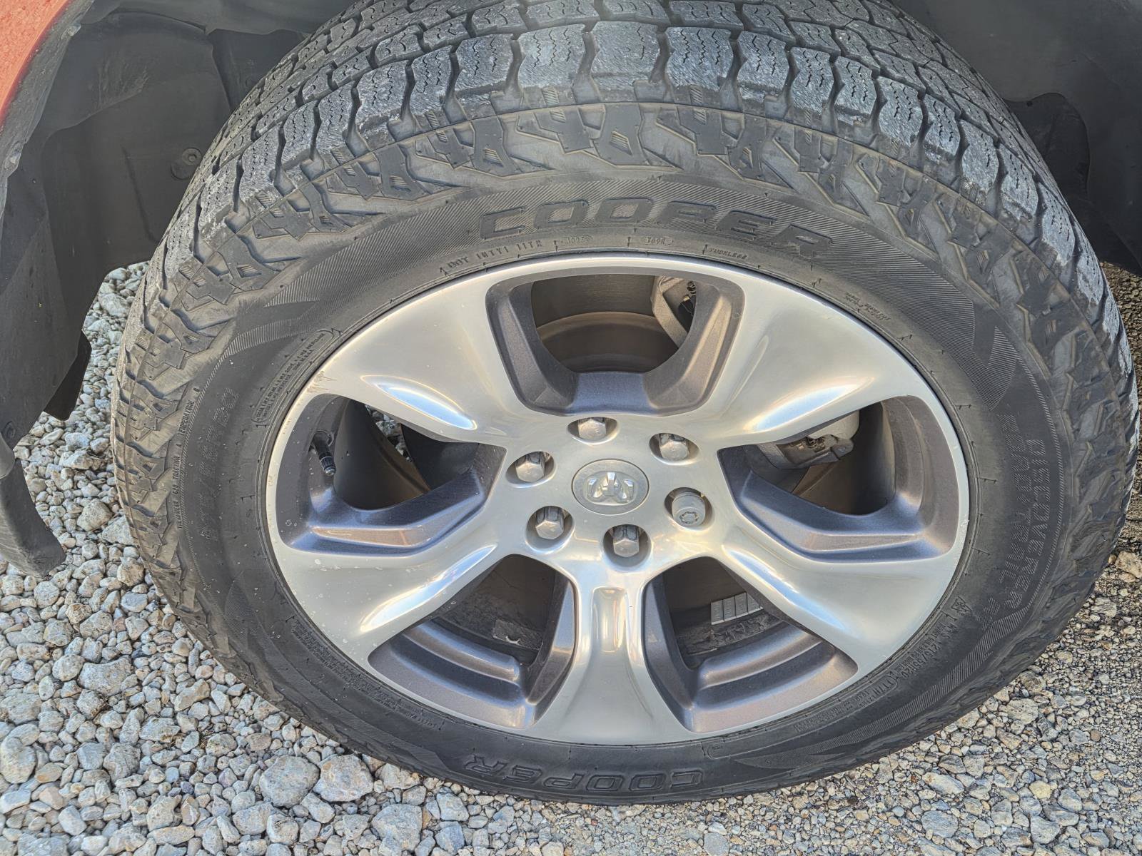 Used 2020 RAM 1500 Laramie AWD/4WD image 5