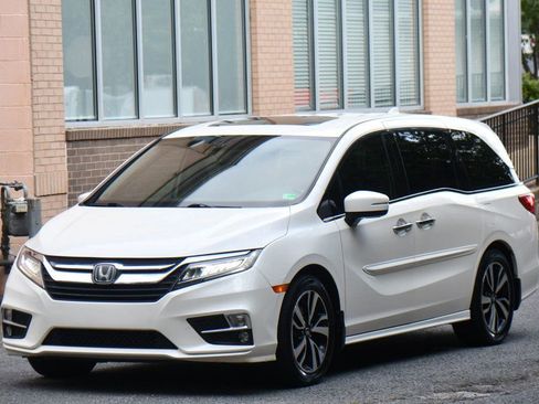 Used 2019 Honda Odyssey Elite image 3