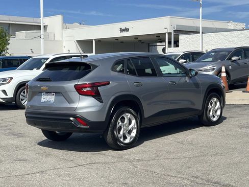 Used 2024 Chevrolet Trax LS w/ LS Convenience Package image 24