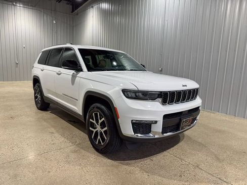 Used 2023 Jeep Grand Cherokee L Limited w/ Luxury Tech Group II AWD/4WD image 8