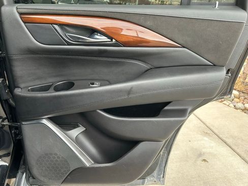 Used 2019 Cadillac Escalade Luxury w/ Escalade Sport Edition image 30