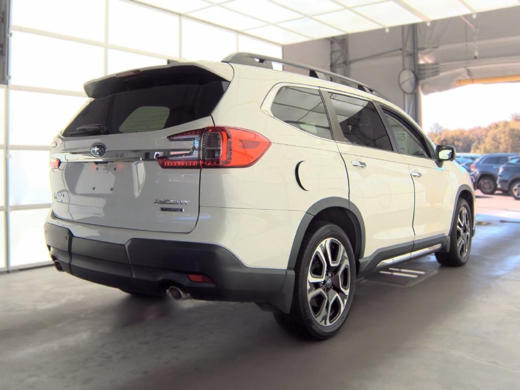 Used 2023 Subaru Ascent Touring AWD/4WD image 3