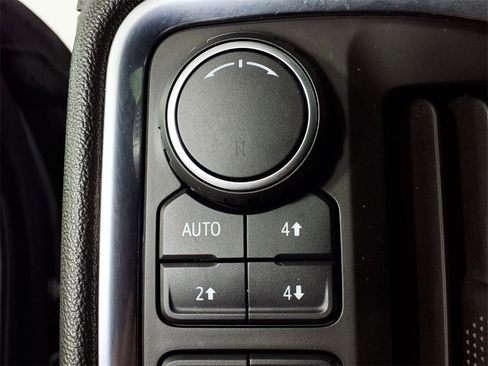 Used 2019 Chevrolet Silverado 1500 High Country w/ Technology Package image 15