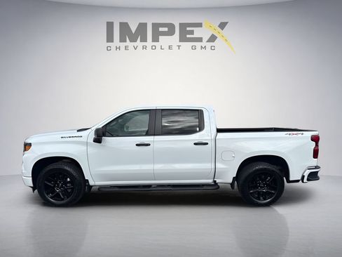 Used 2024 Chevrolet Silverado 1500 Custom AWD/4WD image 2