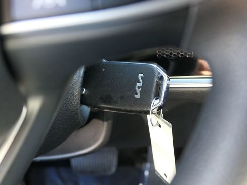 Certified 2025 Kia Sportage LX image 16