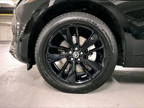 Certified 2024 Jaguar F-PACE R-Dynamic S image 8