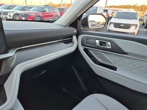 New 2025 Ford Explorer Platinum w/ Ultimate Package image 21
