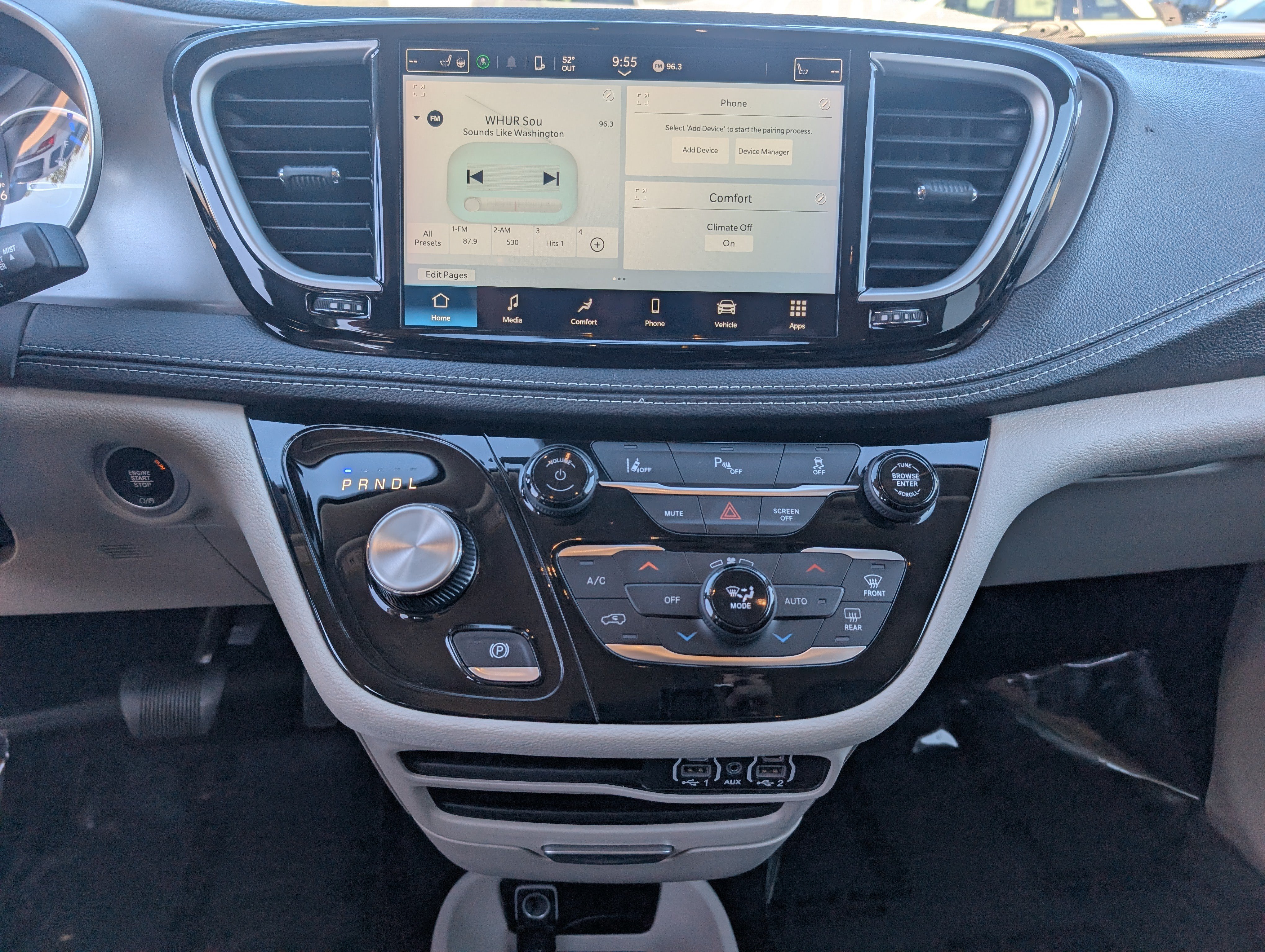 Used 2023 Chrysler Pacifica Touring-L FWD image 29