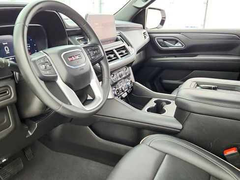 Used 2024 GMC Yukon XL SLT RWD image 25