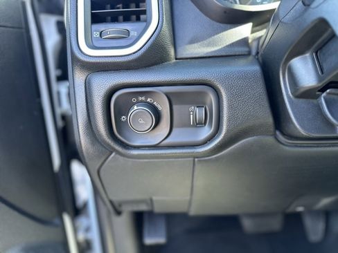 Used 2021 RAM 2500 Big Horn image 28