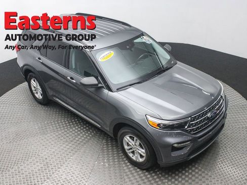 Used 2023 Ford Explorer XLT w/ Equipment Group 202A image 3