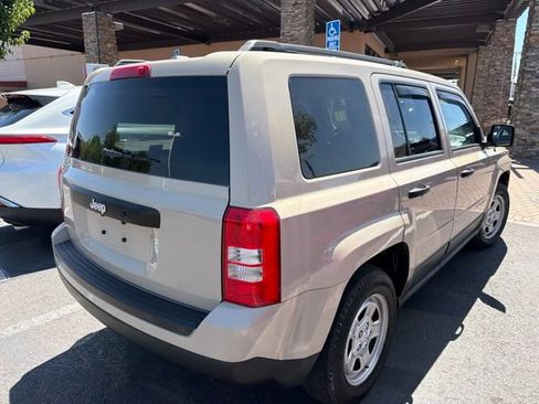 Used 2017 Jeep Patriot Sport FWD image 6