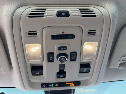 Used 2021 GMC Yukon XL Denali w/ Denali Ultimate Package image 28