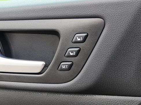 Used 2019 Toyota Highlander Limited AWD/4WD image 27