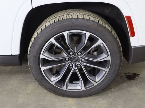 Used 2022 Jeep Grand Wagoneer Series III w/ Rear Seat Video Group 1 image 55