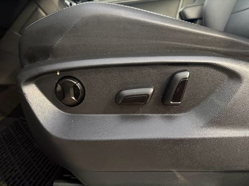 Used 2021 Volkswagen Tiguan SE R-Line image 24