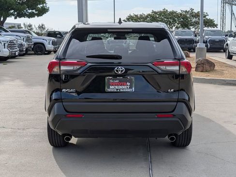 Used 2025 Toyota RAV4 LE FWD image 7