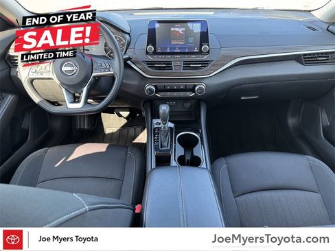 Used 2024 Nissan Altima 2.5 SV image 9