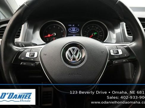 Used 2017 Volkswagen Golf Alltrack SE AWD/4WD image 29