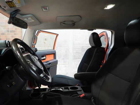 Used 2014 Toyota FJ Cruiser 4WD w/ Upgrade Package image 36