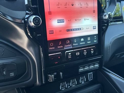 New 2026 RAM 2500 Limited AWD/4WD image 27