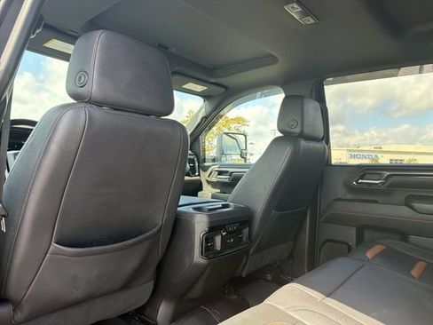 Used 2024 GMC Sierra 2500 AT4 w/ AT4 Premium Plus Package AWD/4WD image 13
