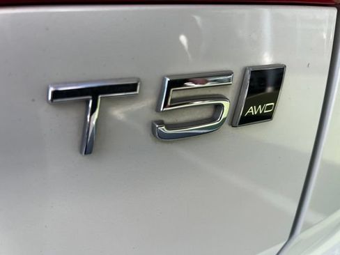 Used 2018 Volvo XC60 T5 Momentum w/ Vision Package AWD/4WD image 29