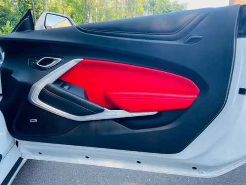 Used 2022 Chevrolet Camaro SS RWD image 48