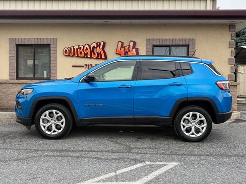 Used 2024 Jeep Compass Latitude AWD/4WD image 30