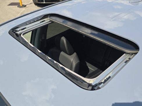 Used 2023 Honda Ridgeline RTL-E image 3