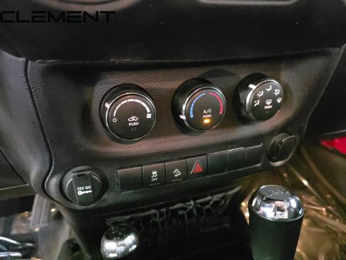 Used 2017 Jeep Wrangler Unlimited Sport w/ Max Tow Package AWD/4WD image 15