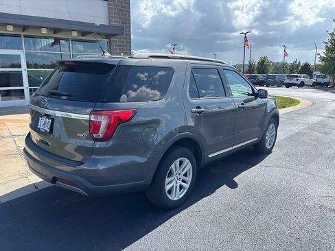 Used 2019 Ford Explorer XLT w/ Equipment Group 202A AWD/4WD image 2