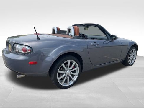 Used 2006 MAZDA MX-5 Miata Grand Touring w/ Premium Pkg RWD image 6