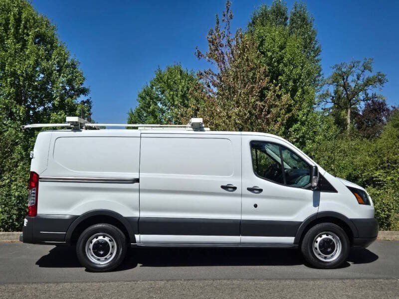 Used 2018 Ford Transit 150 130 Low Roof RWD image 4