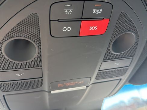 Used 2024 Genesis G70 2.5T image 14