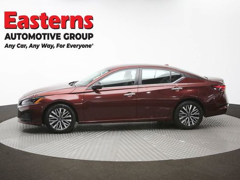 Used 2024 Nissan Altima 2.5 SV FWD image 59
