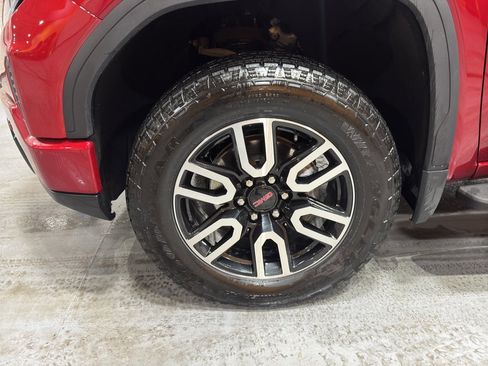 Used 2024 GMC Sierra 1500 AT4 w/ Technology Package image 10