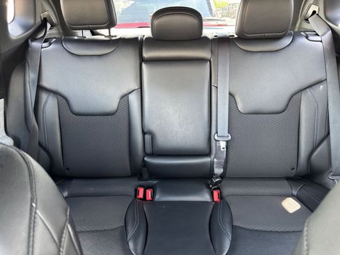 Used 2025 Jeep Compass Latitude AWD/4WD image 39