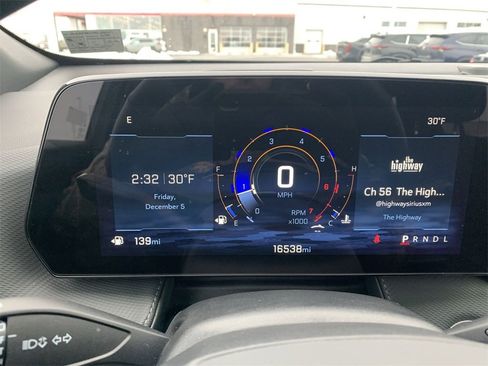 Used 2025 Chevrolet Equinox LT image 16