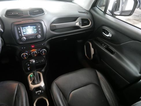 Used 2015 Jeep Renegade Limited image 11